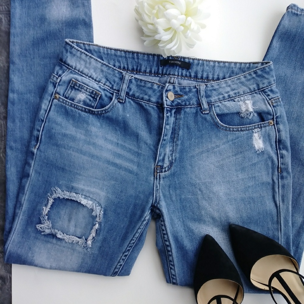 Distressed Boyfriend Jeans medium wash
